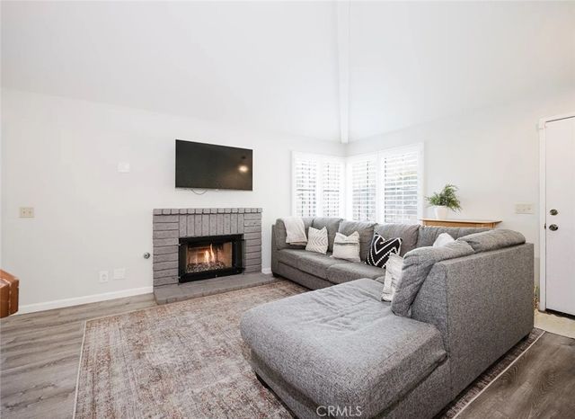 6835 Poppyview, Oak Park, CA 91377
