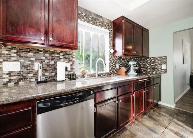 6835 Poppyview, Oak Park, CA 91377