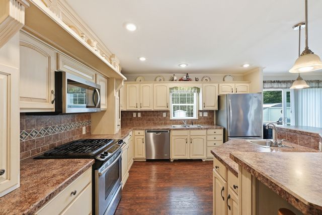 11 Carol Circle, Westfield, MA 01085