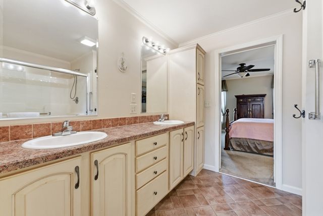 11 Carol Circle, Westfield, MA 01085
