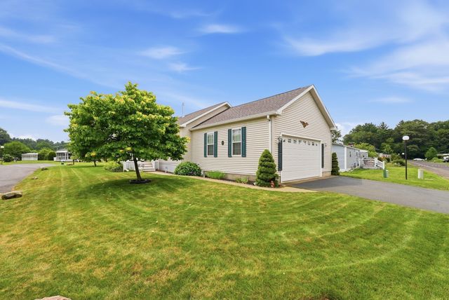 11 Carol Circle, Westfield, MA 01085
