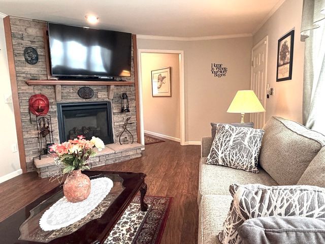 11 Carol Circle, Westfield, MA 01085