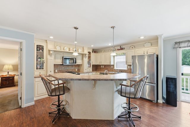 11 Carol Circle, Westfield, MA 01085