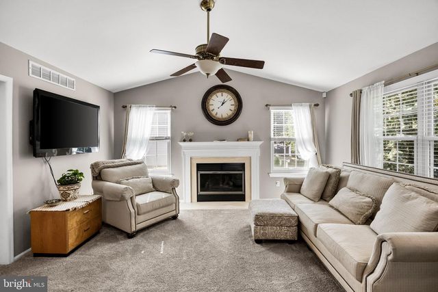 34 SPRINGCRESS DR, Delran, NJ 08075