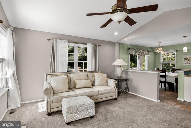 34 SPRINGCRESS DR, Delran, NJ 08075
