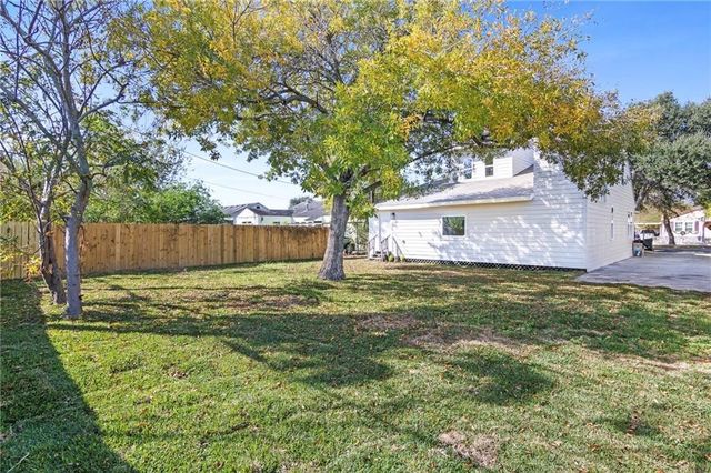 346 W Saxet Dr, Corpus Christi, TX 78408