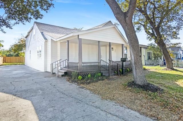 346 W Saxet Dr, Corpus Christi, TX 78408