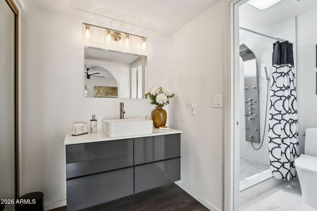 4408 W JULIE Drive, Glendale, AZ 85308