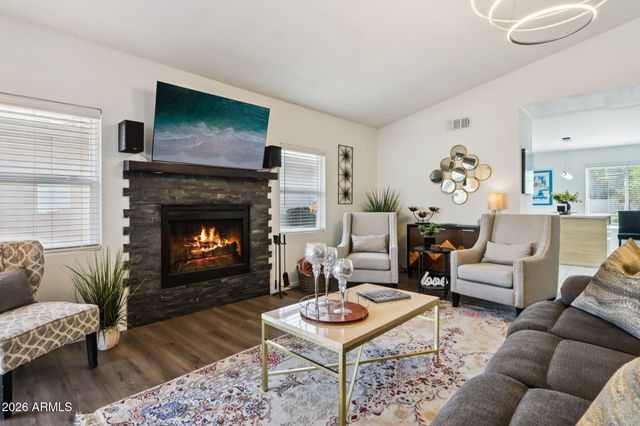 4408 W JULIE Drive, Glendale, AZ 85308