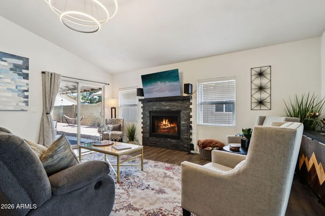 4408 W JULIE Drive, Glendale, AZ 85308