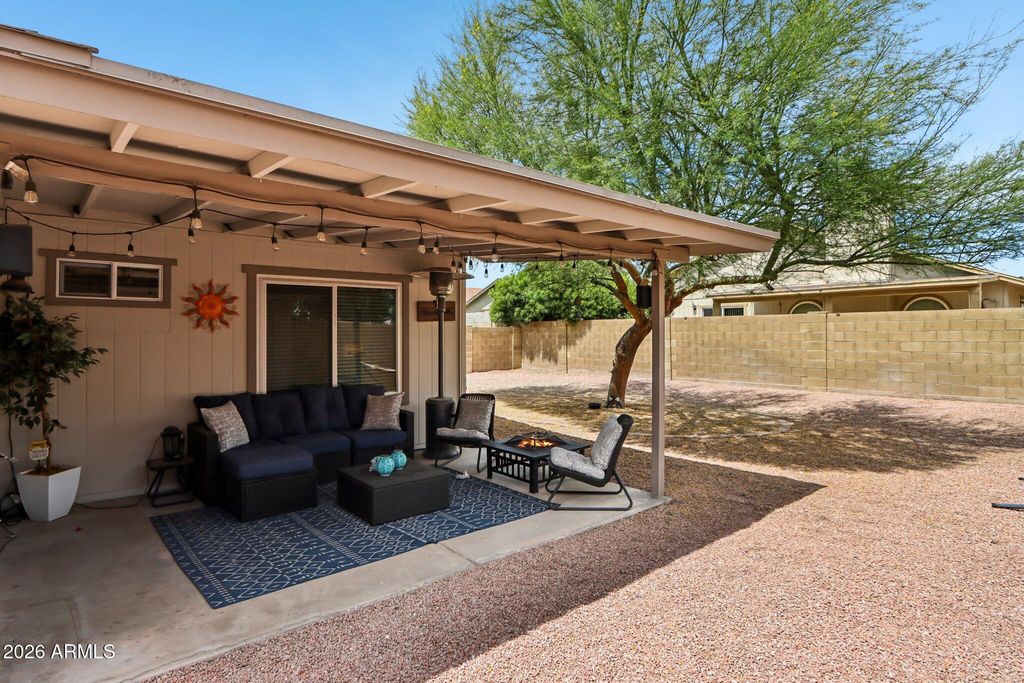 Image 20 of property listing at 4408 W JULIE Drive, Glendale, AZ 85308