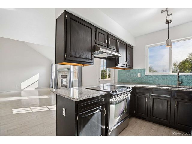 9677 Fairwood St, Littleton, CO 80125