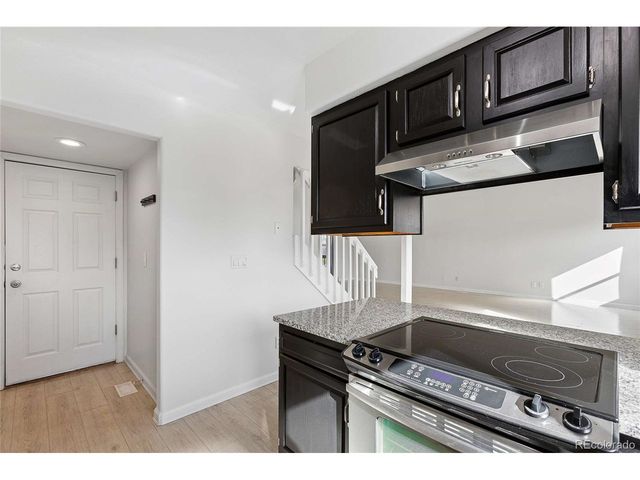 9677 Fairwood St, Littleton, CO 80125