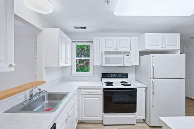 4 Wildflower Lane UNIT 4, Yarmouth Port, MA 02675