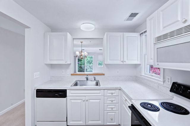 4 Wildflower Lane UNIT 4, Yarmouth Port, MA 02675
