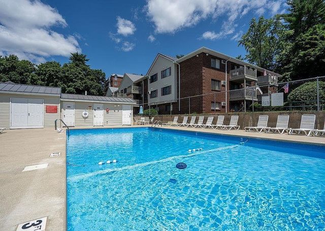 35 Andrew St Apt 28, Manchester, NH 03104