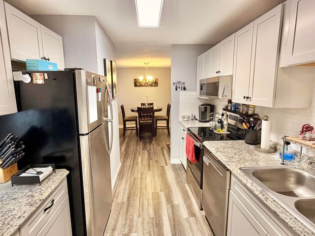 35 Andrew St Apt 28, Manchester, NH 03104