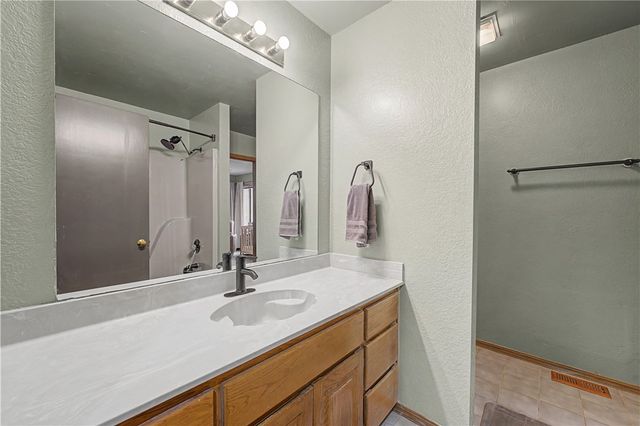 28 Melanie Drive, Bella Vista, AR 72714