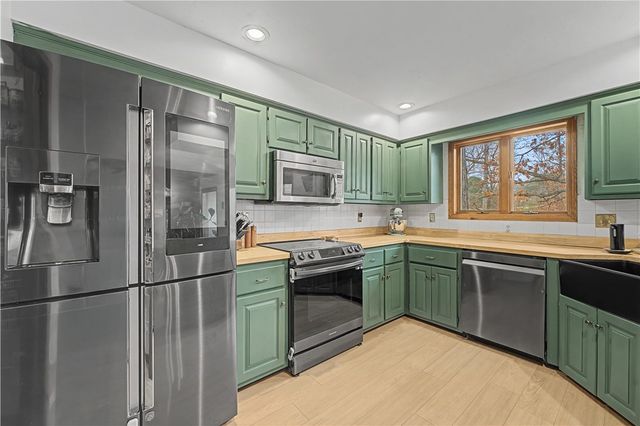 28 Melanie Drive, Bella Vista, AR 72714