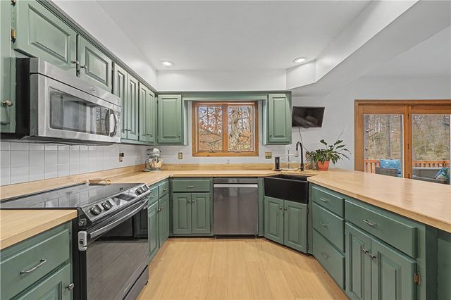 28 Melanie Drive, Bella Vista, AR 72714