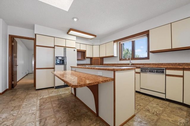 966 S Linden Pl, Pueblo West, CO 81007