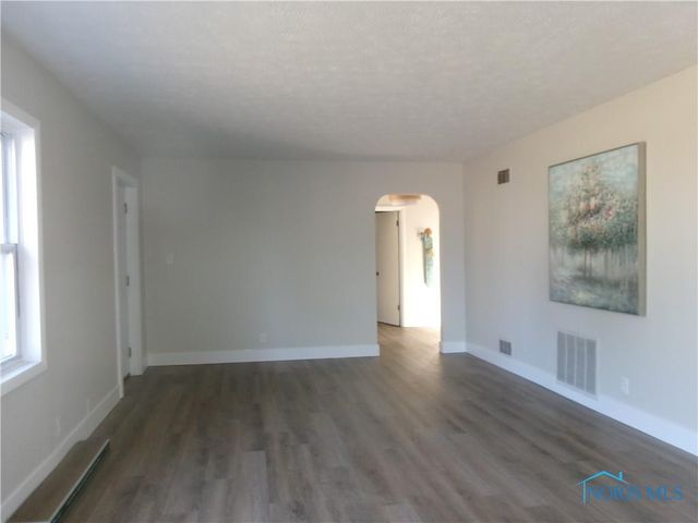 209 W Broadway Street, Leipsic, OH 45856