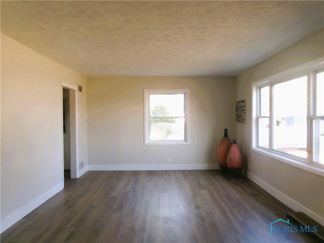 209 W Broadway Street, Leipsic, OH 45856