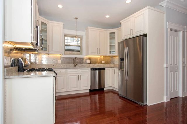 2432 N Neva Avenue, Chicago, IL 60707