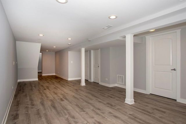 2432 N Neva Avenue, Chicago, IL 60707