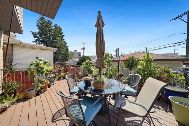 2432 N Neva Avenue, Chicago, IL 60707