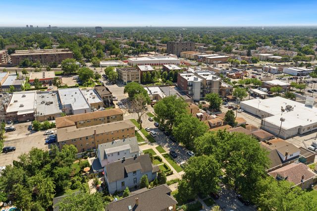 2432 N Neva Avenue, Chicago, IL 60707