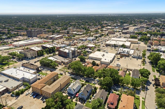 2432 N Neva Avenue, Chicago, IL 60707