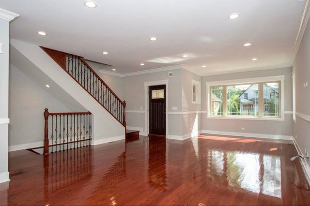 2432 N Neva Avenue, Chicago, IL 60707