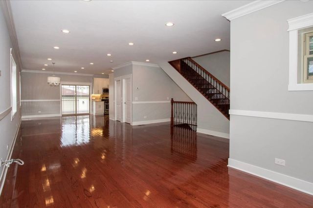 2432 N Neva Avenue, Chicago, IL 60707