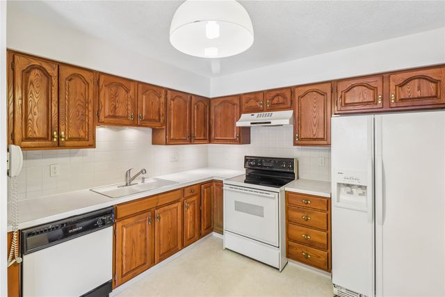 1100 50th Street 2206, West Des Moines, IA 50266