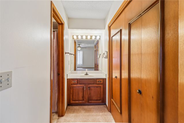 1100 50th Street 2206, West Des Moines, IA 50266