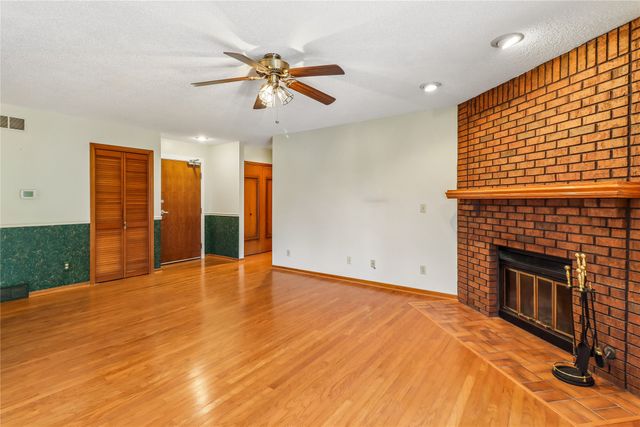 1100 50th Street 2206, West Des Moines, IA 50266