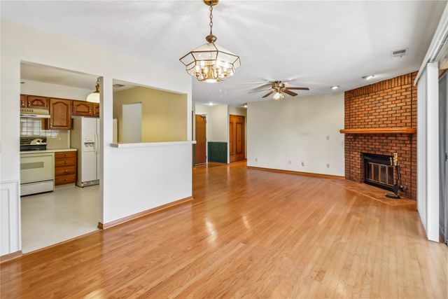 1100 50th Street 2206, West Des Moines, IA 50266