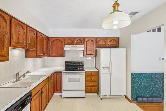 1100 50th Street 2206, West Des Moines, IA 50266