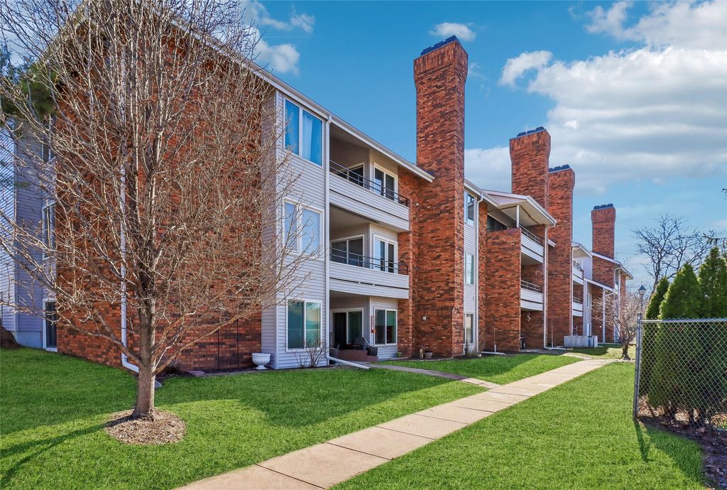 1100 50th Street 2206, West Des Moines, IA 50266