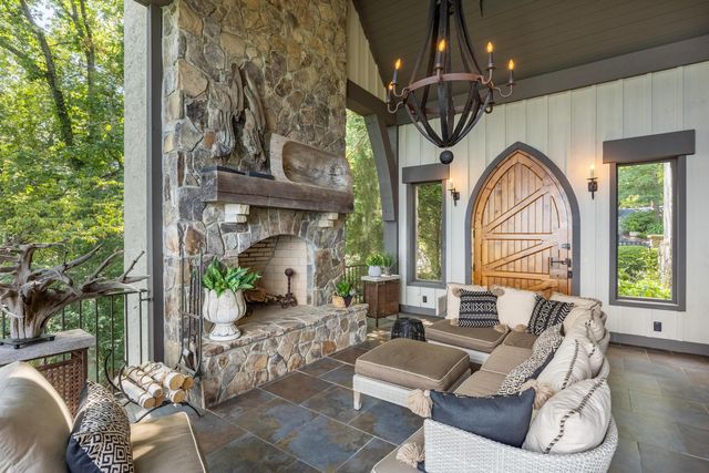 219 Gnome Trail, Lookout Mountain, GA 30750