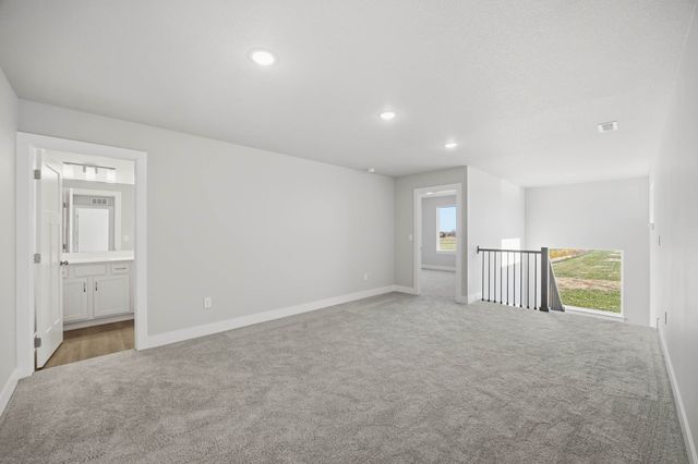 5201 172nd Street, Urbandale, IA 50263