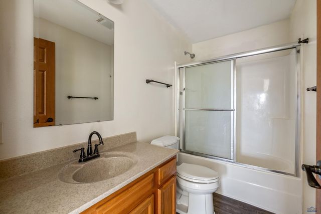 13382 SEA GULL RD, Hot Springs, SD 57747