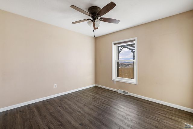 13382 SEA GULL RD, Hot Springs, SD 57747