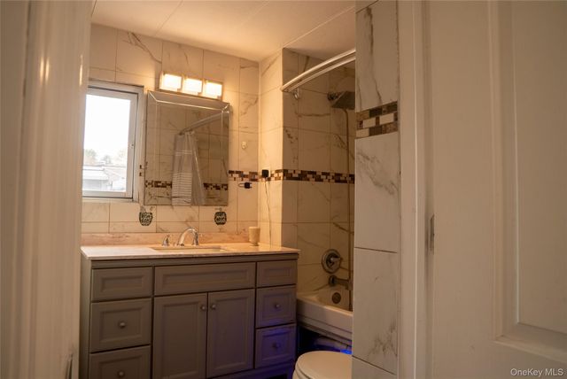 65 Minuteman Drive, Islip, NY 11716