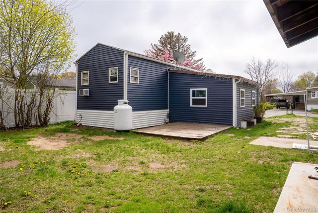 65 Minuteman Drive, Islip, NY 11716