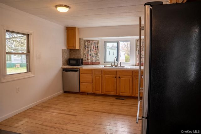 65 Minuteman Drive, Islip, NY 11716