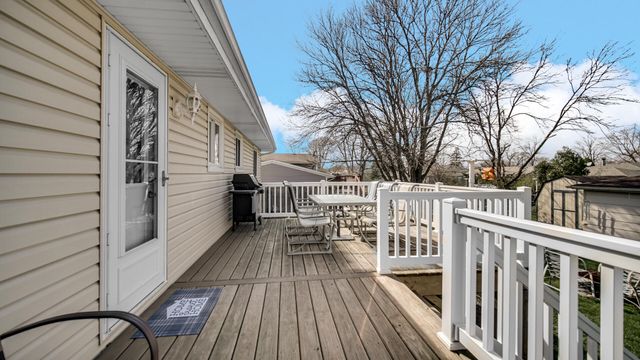 141 Monticello Drive, Dyer, IN 46311