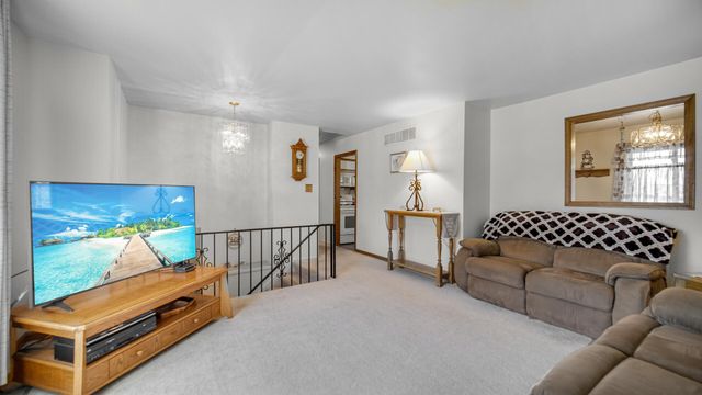 141 Monticello Drive, Dyer, IN 46311