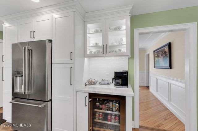 68 Jennifer Drive, Middletown, NJ 07701